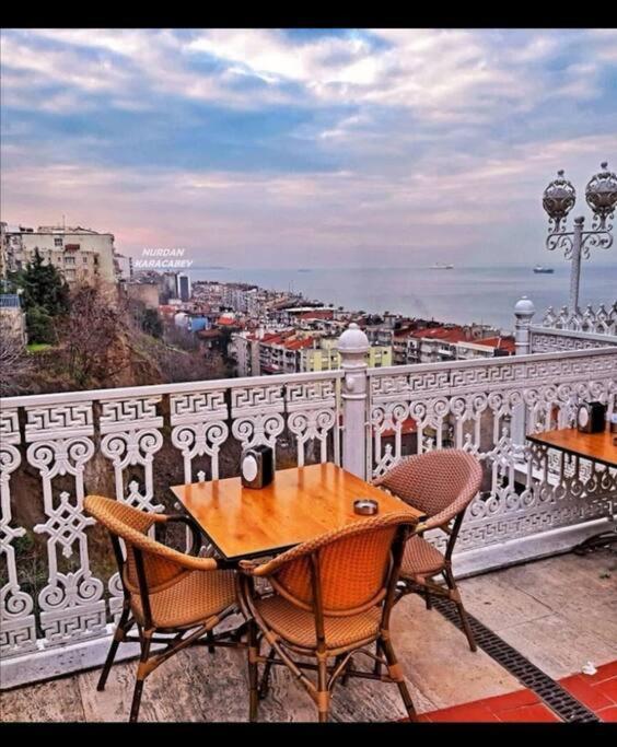 3+1 , Historical Elevator, Warm House Next To Sea Apartment İzmir Exterior photo